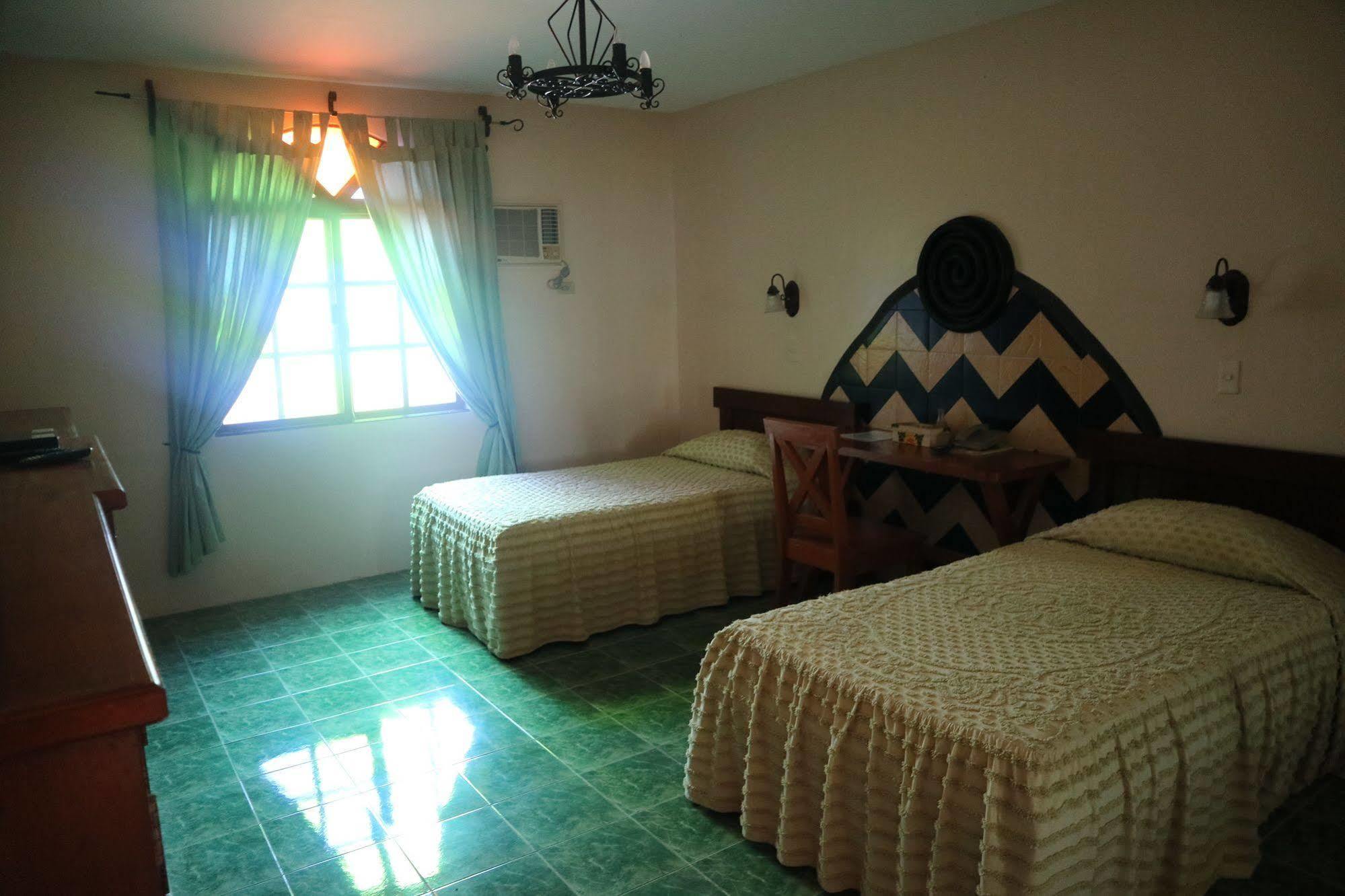 Casa La Granja Hotel Iloilo City Exterior photo